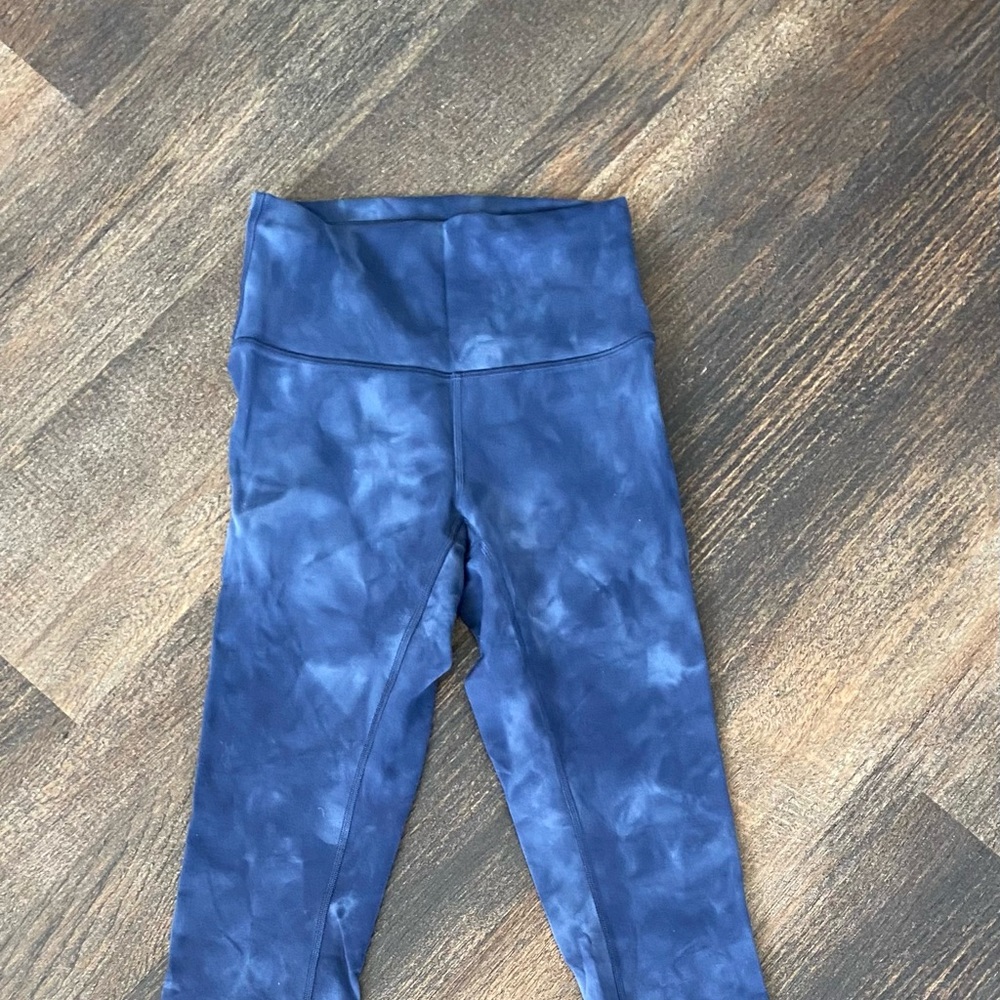 Blue tie dye mid length leggings